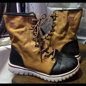 Sorel  Women's 6.5 Black Tan Canvas Boots